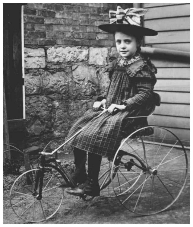 盘点19世纪西方的搞怪自行车骑上第二种你就是整条街最靓的仔pg电子娱乐平台(图4)