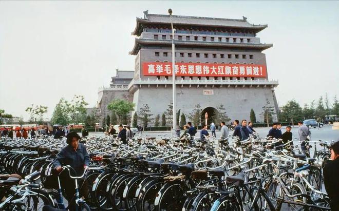 pg电子平台珍贵影像资料：自行车在中国的百年发展史(图5)